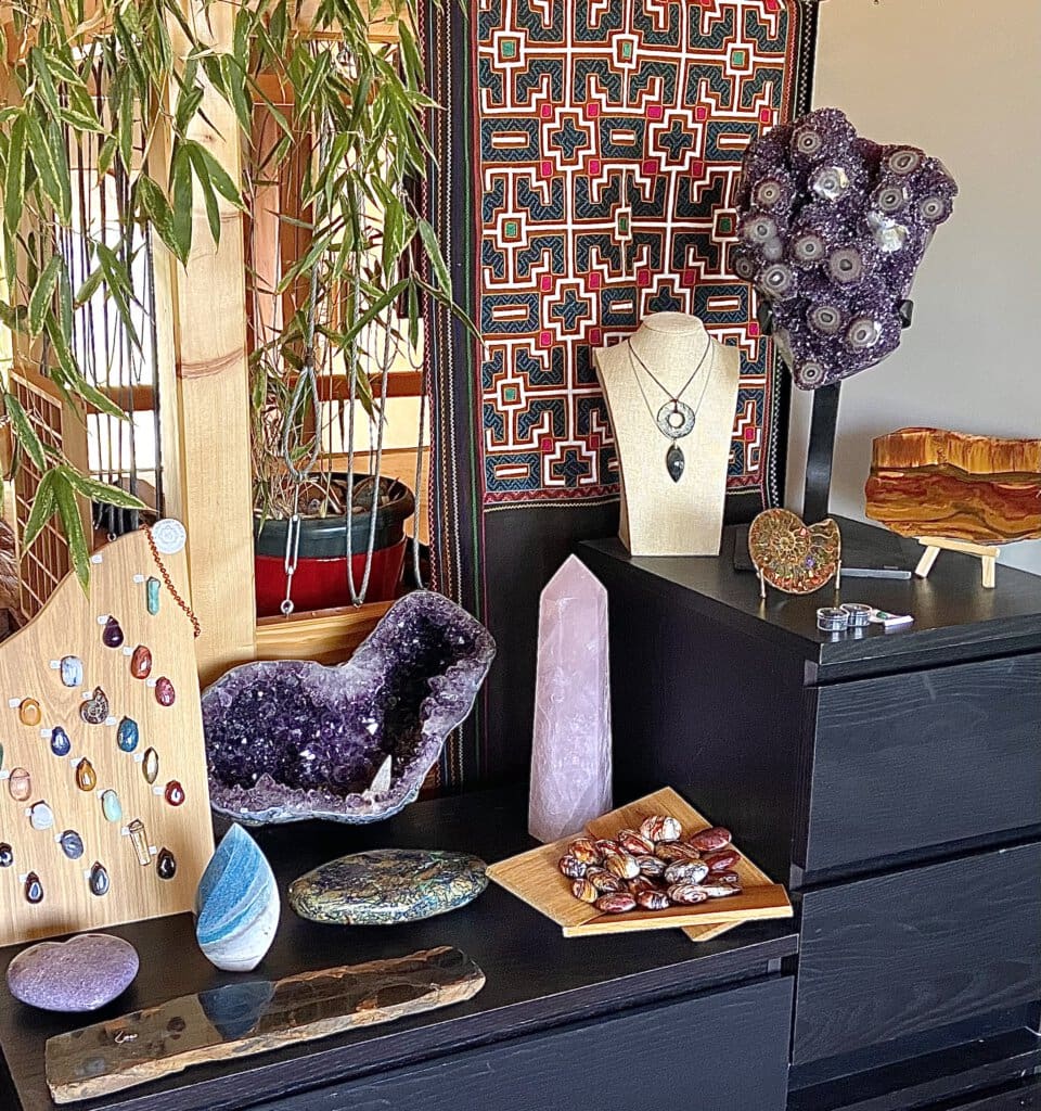 exposición de piedra